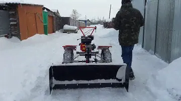 Уборка снега мотоблоком Forza mk 80f с самодельной лопатой-отвалом.